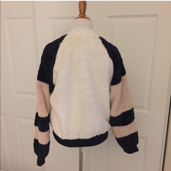 Sherpa Fuzzy ColorBlock Bomber - Picture 3 of 4